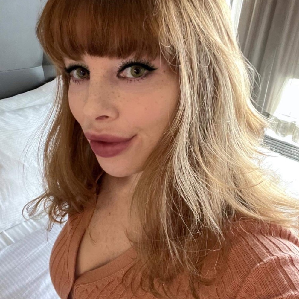 Meet your Posher, Adele